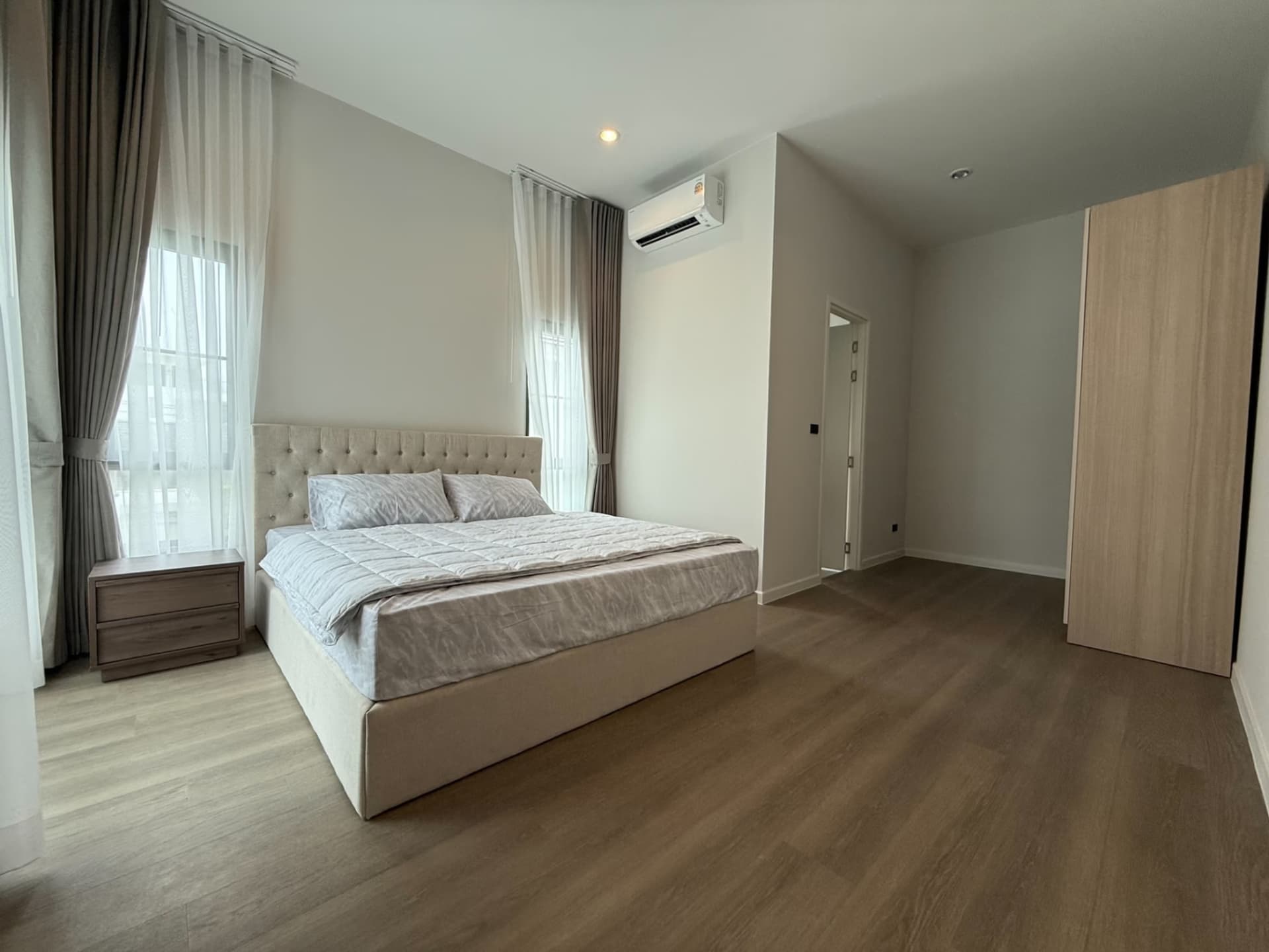 4 Bed House for Rent and Sale in Bang Phli - Image 19