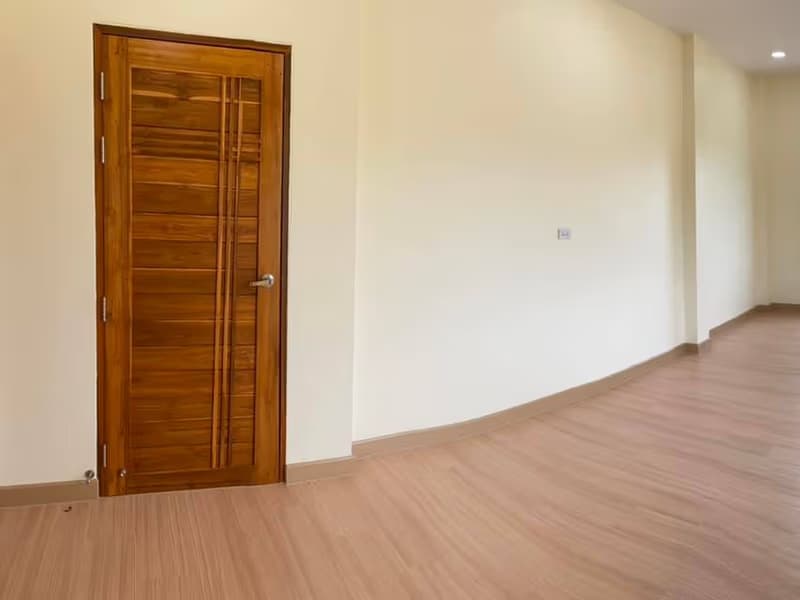 4 Bed House for Rent in Hang Dong District