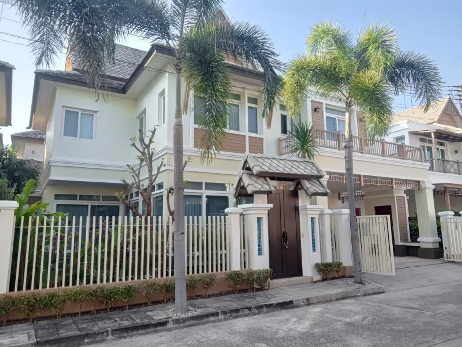 5 Bedroom House - Image 18
