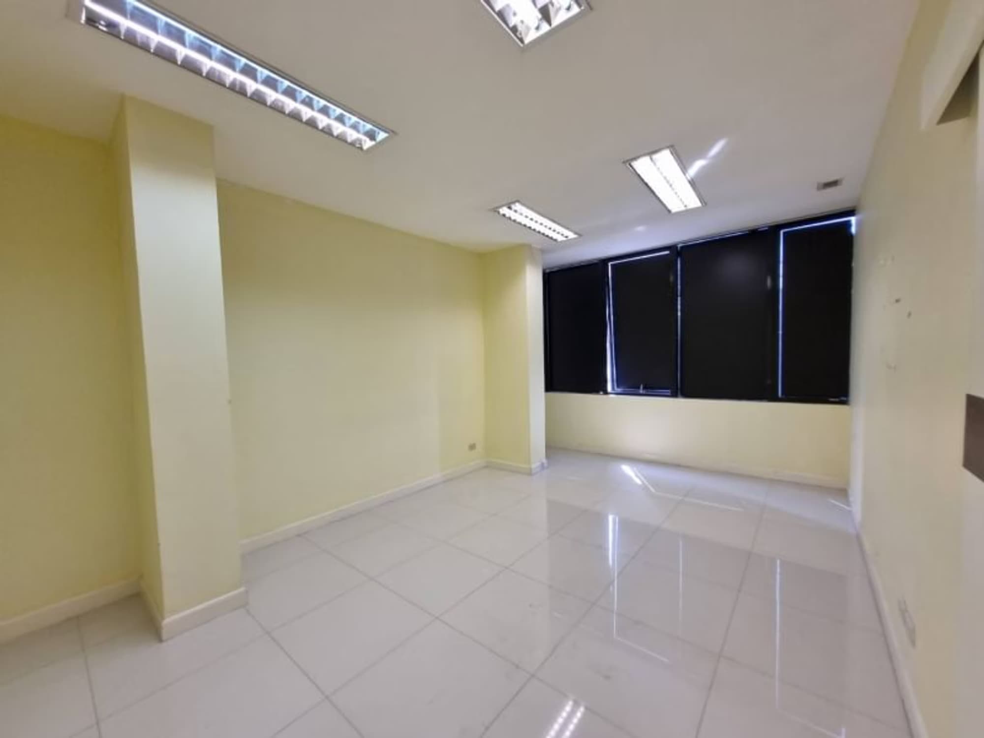 Commercial for Rent in Khlong Toei - Image 4