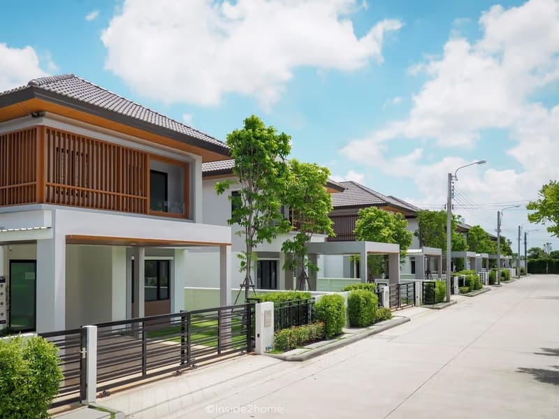 4 Bed House for Sale in Bang Phli