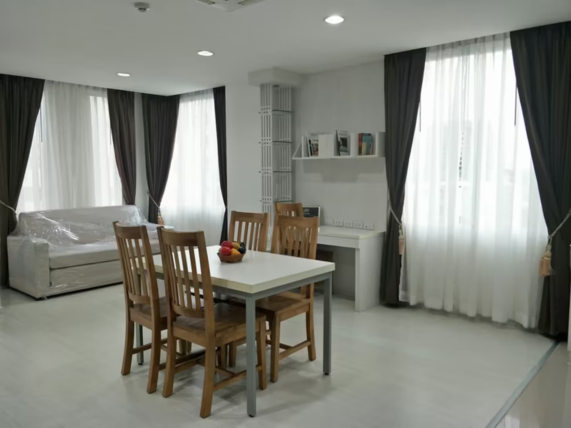 1 Bedroom Condo - Image 1