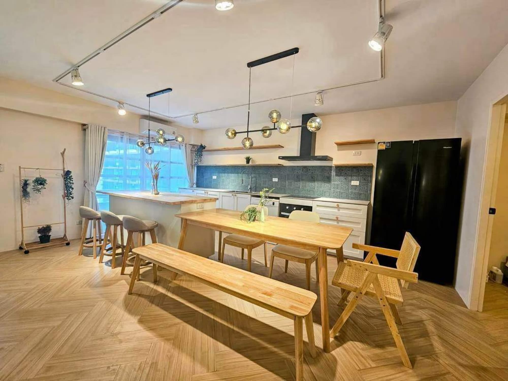 3 Bed Condo for Rent in Khlong Toei - Image 2