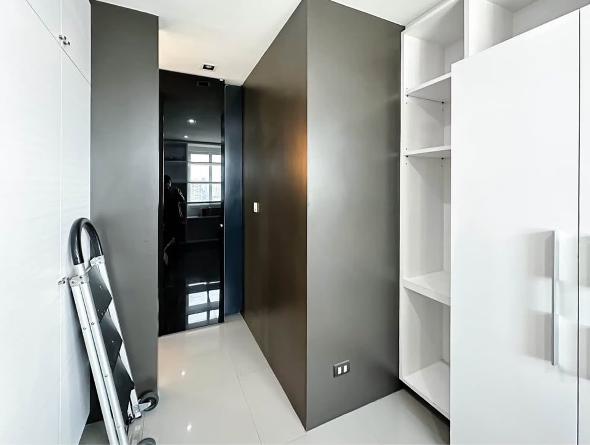 3 Bed Condo for Rent in Khlong Toei - Image 19