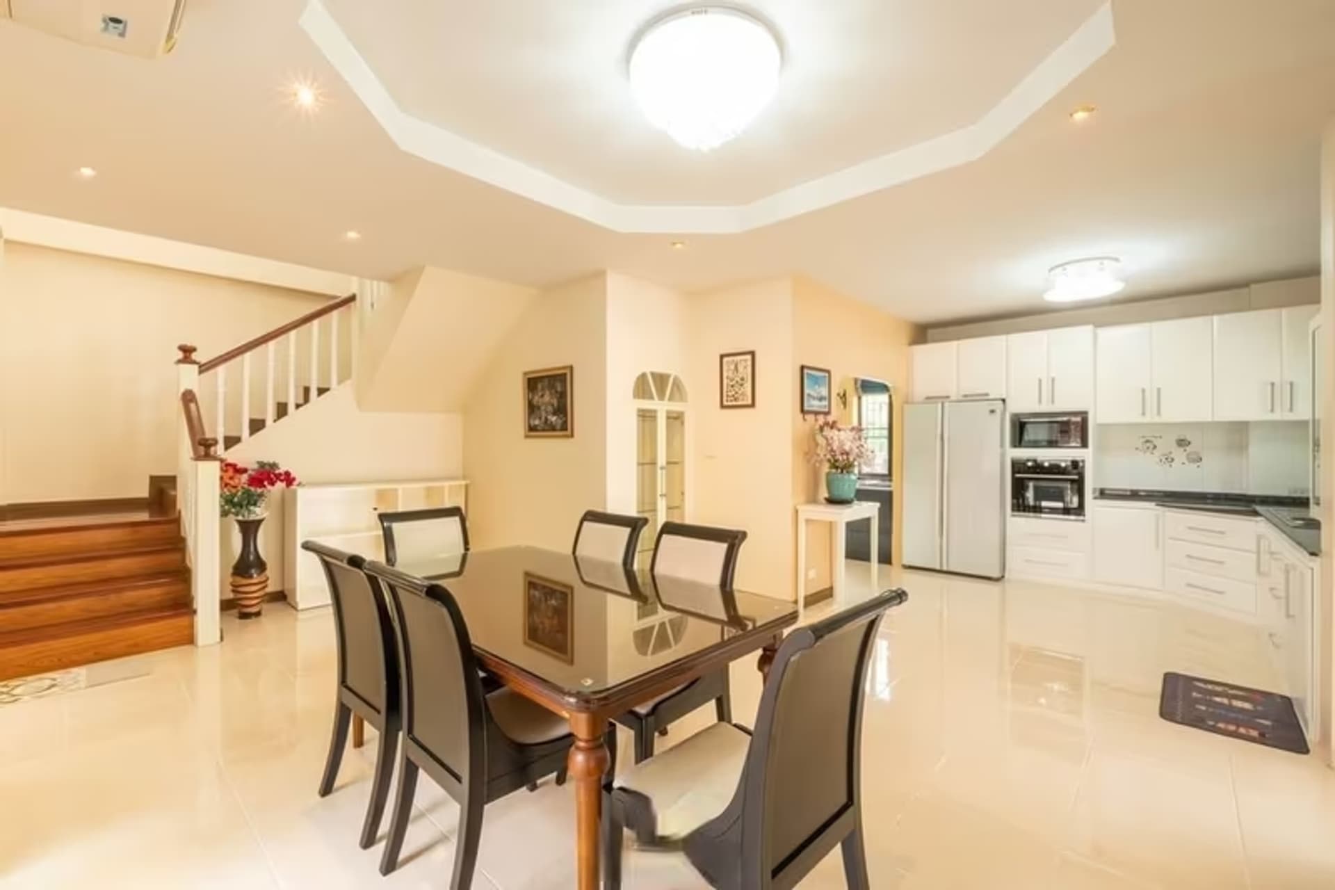 4 Bedroom House - Image 13