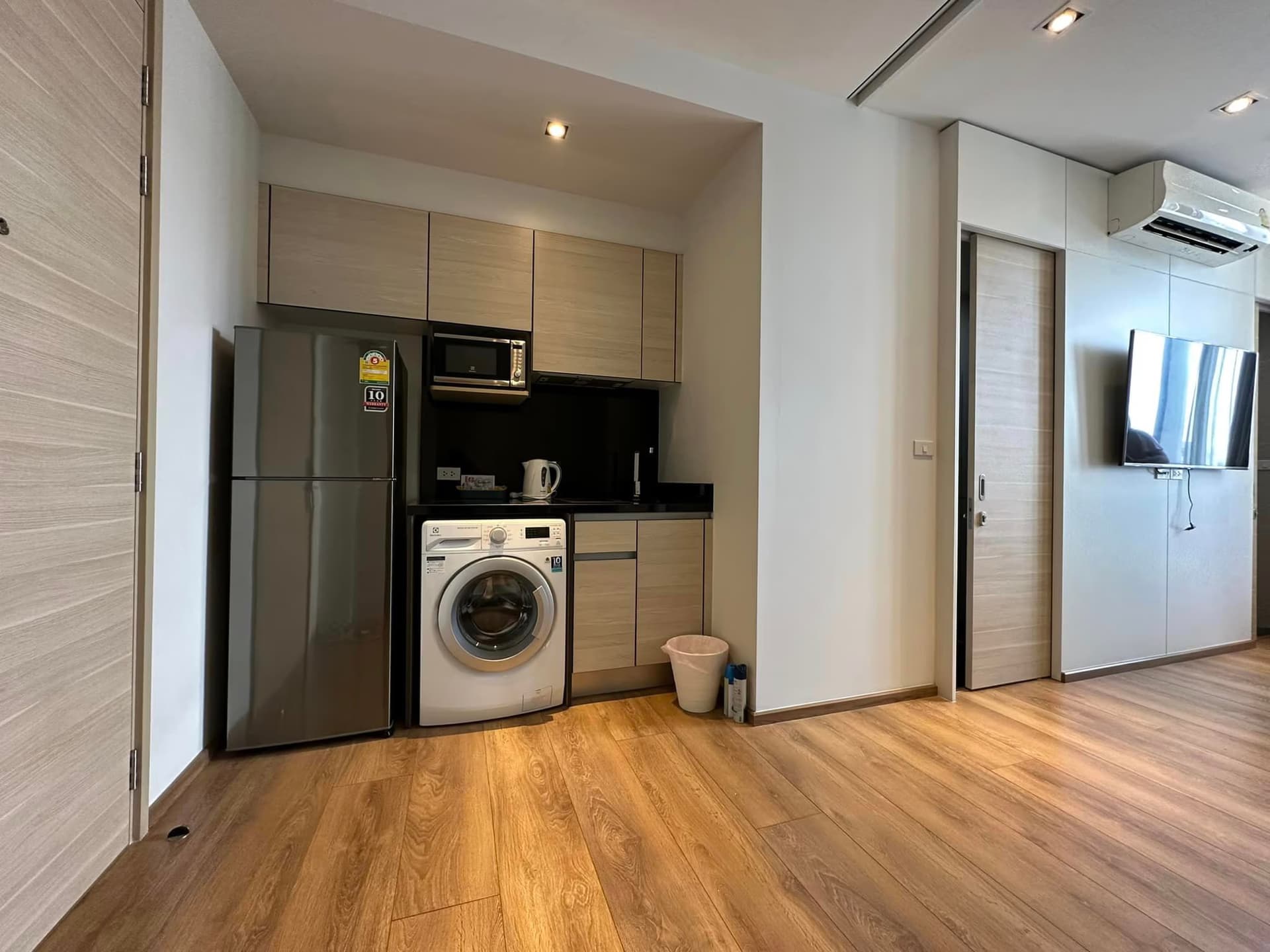 1 Bed Condo for Sale in Khlong Toei - Image 8