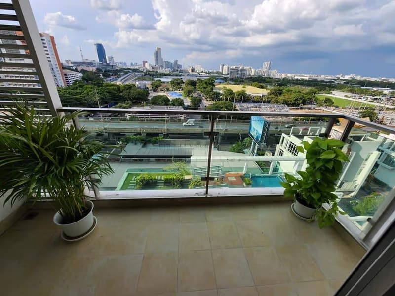 2 Bed Condo for Rent and Sale in Huai Khwang