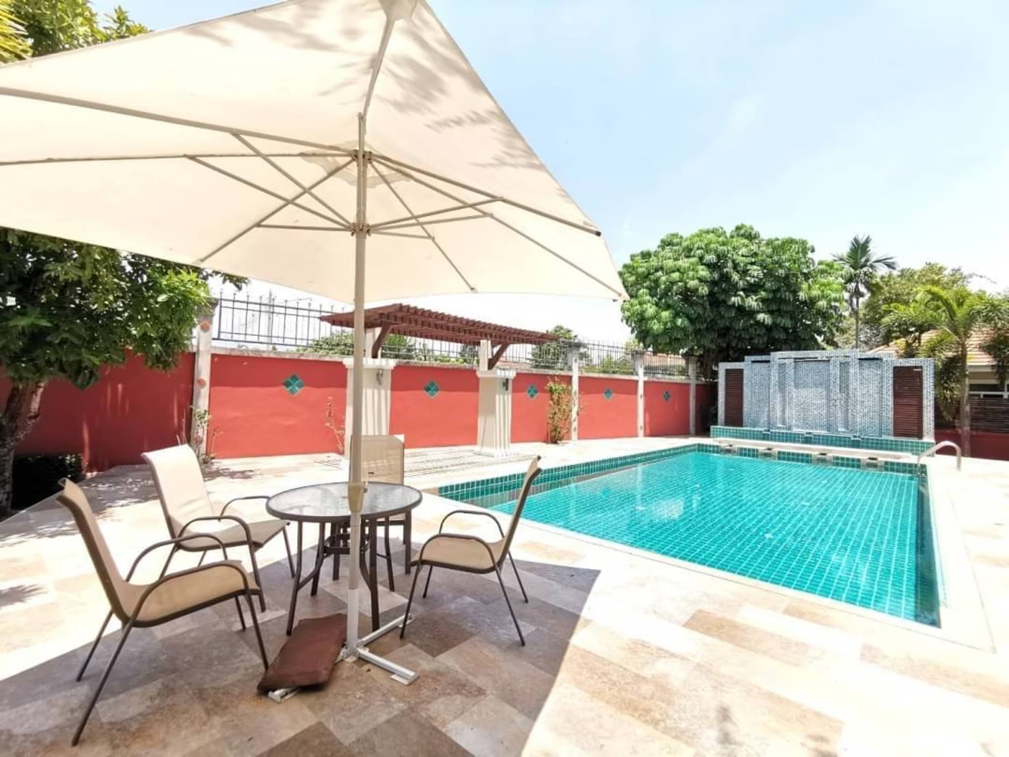 5 Bed House for Rent and Sale in San Sai - Image 2