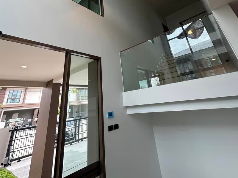 4 Bed House for Rent in Bang Kapi