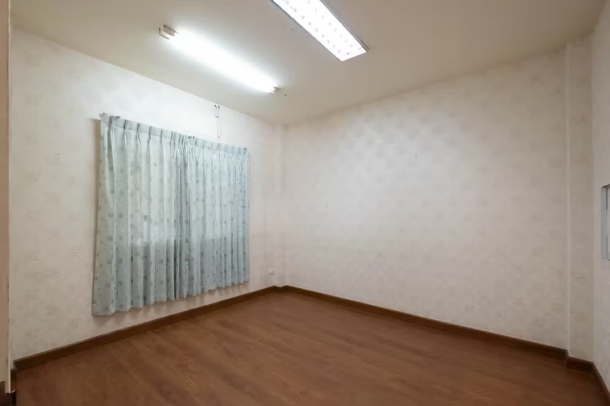 3 Bedroom House - Image 9