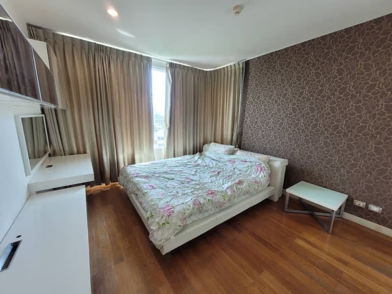 2 Bed Condo for Rent in Khlong San