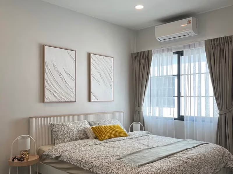 5 Bed House for Rent and Sale in Bang Phli District
