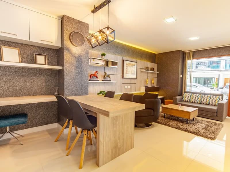 4 Bed Townhouse for Rent and Sale in Mueang Chiang Mai