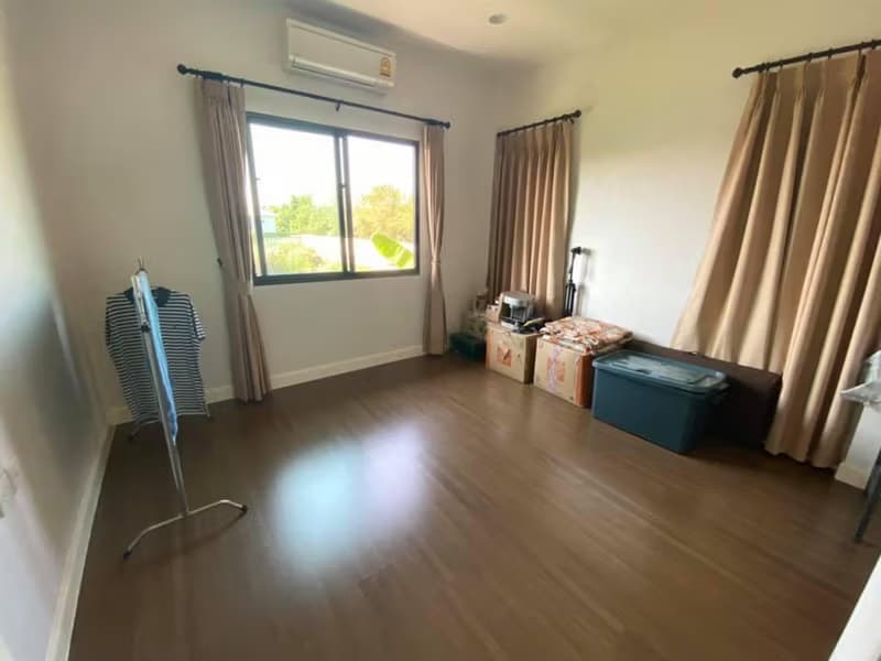 4 Bed House for Sale in Prawet