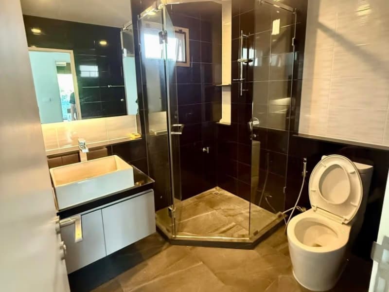 4 Bed House for Rent in Bang Kapi