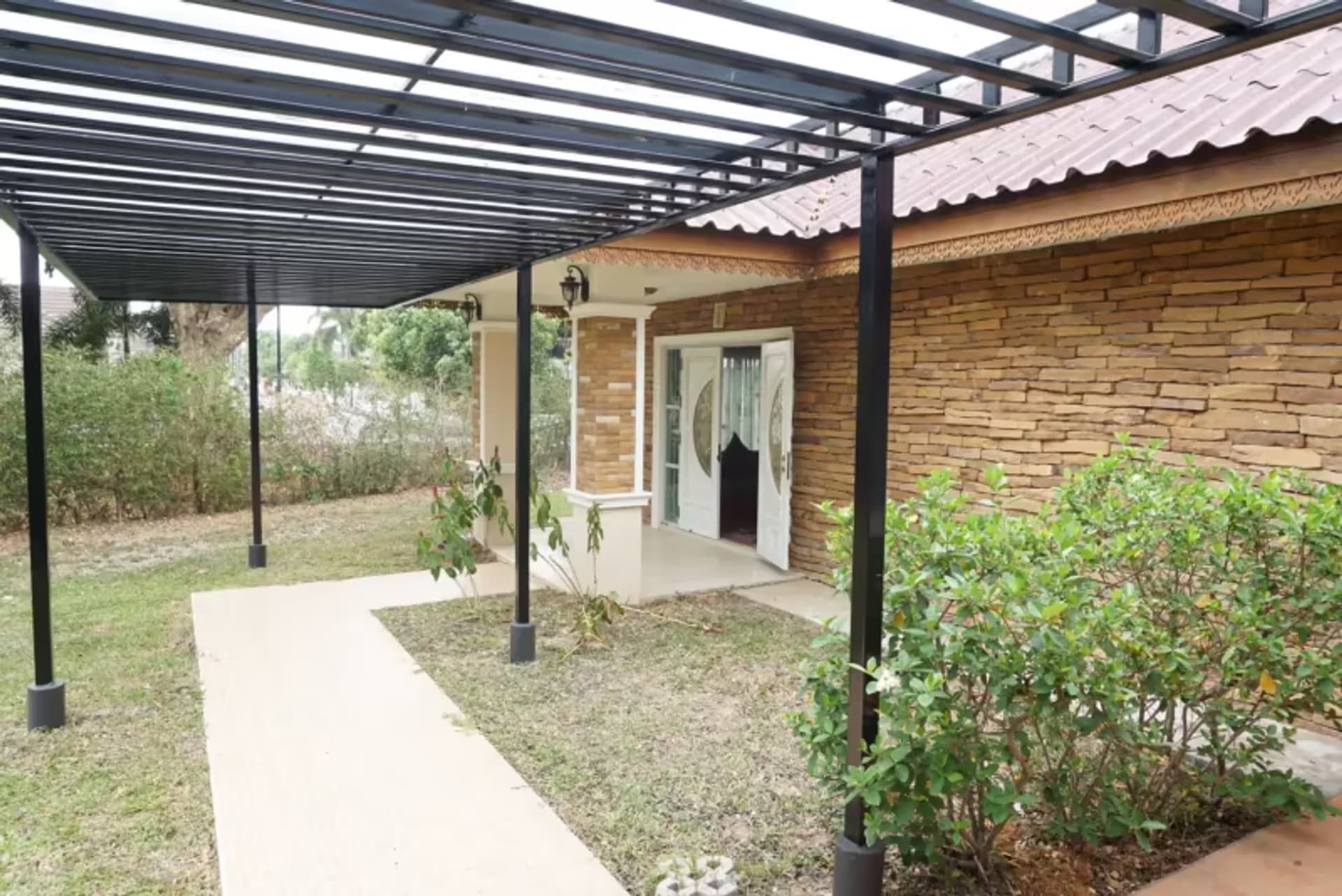 2 Bedroom House - Image 11