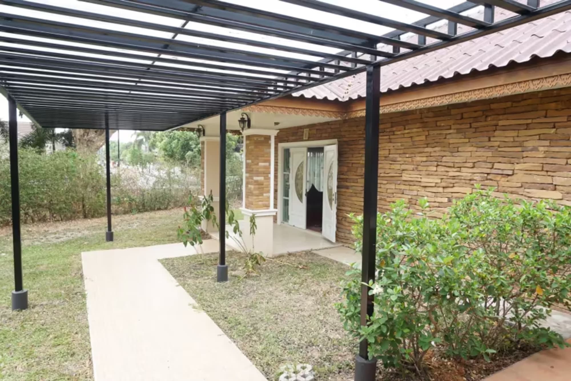 2 Bedroom House - Image 11