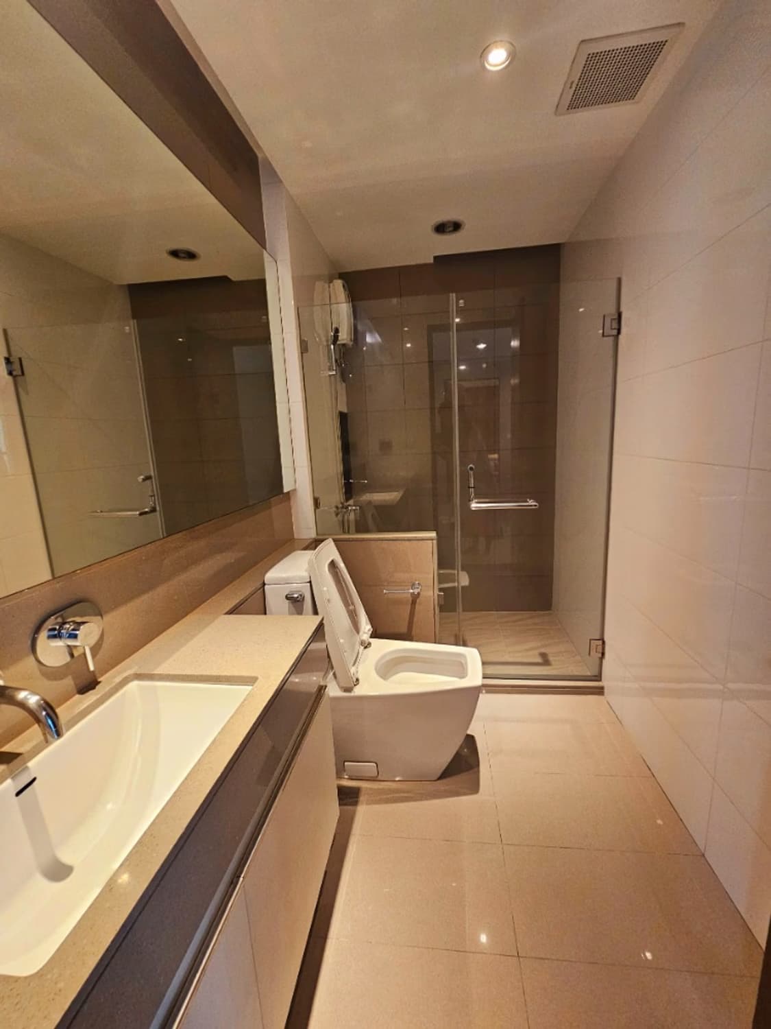 2 Bed Condo for Rent in Ratchathewi - Image 7