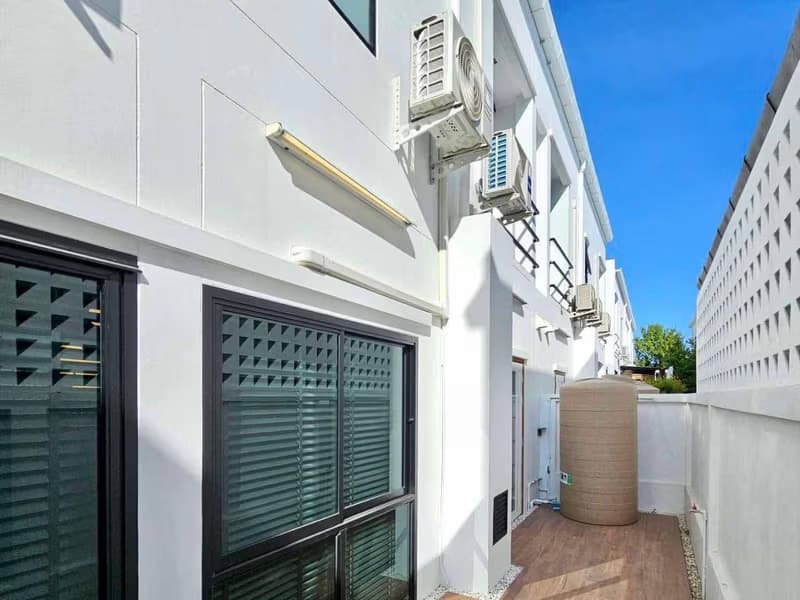 3 Bed Townhouse for Rent in San Sai