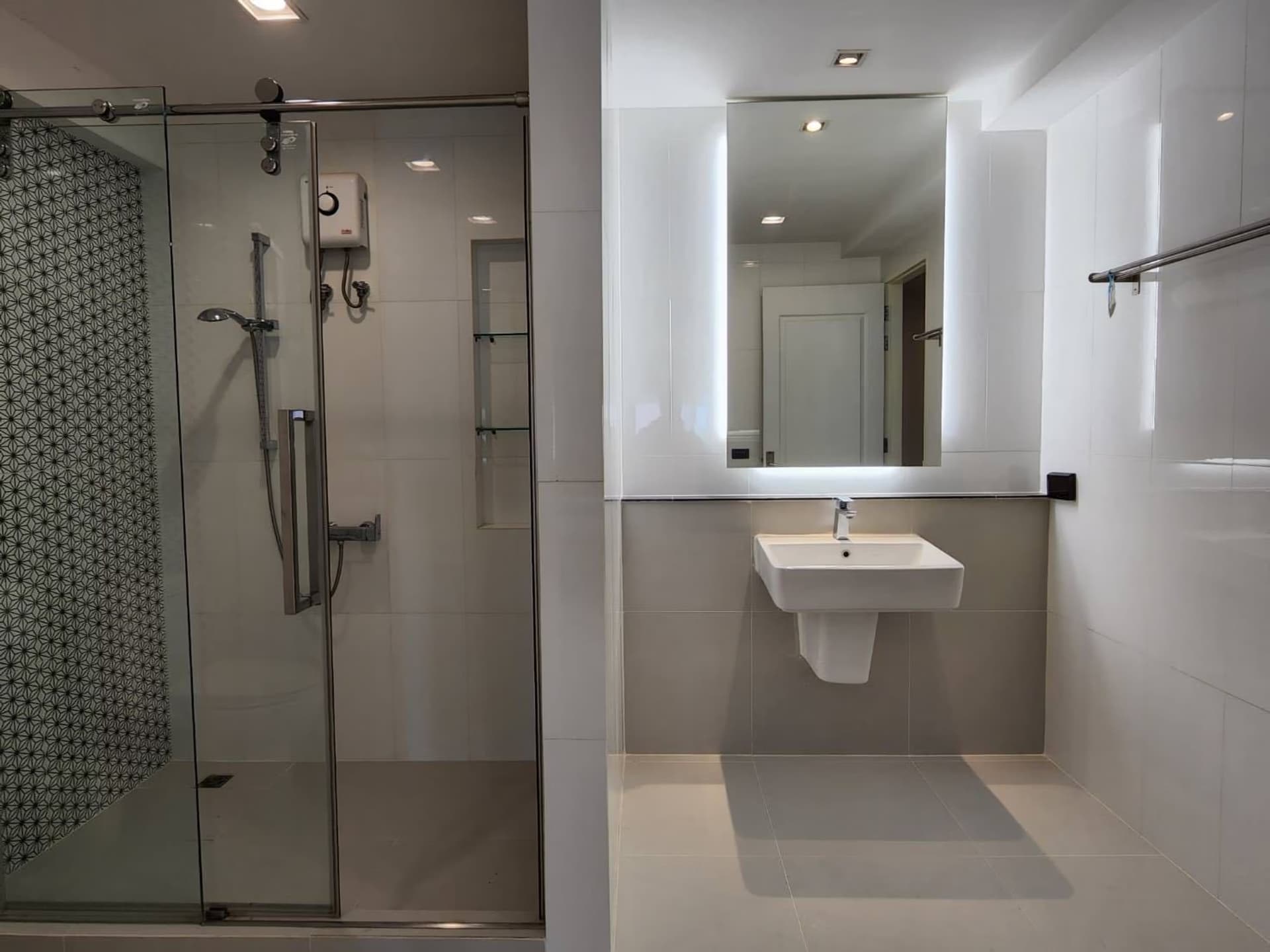 3 Bed Condo for Rent in Khlong Toei - Image 17
