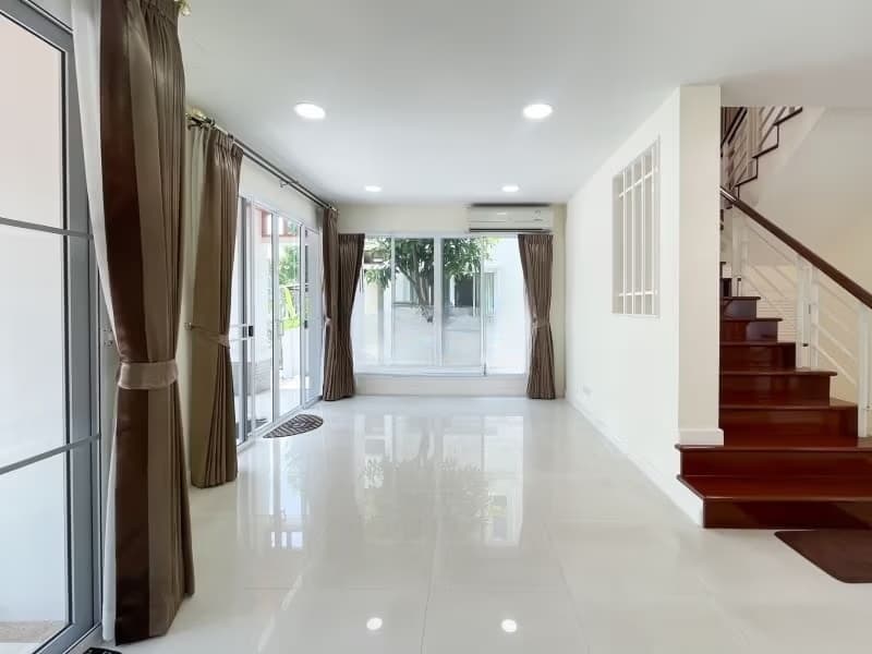 4 Bed House for Sale in Prawet
