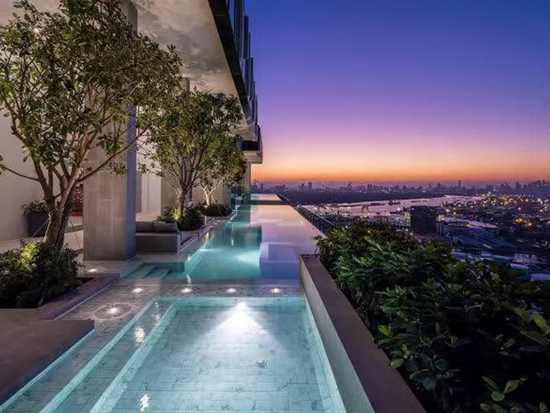 1 Bedroom Condo
