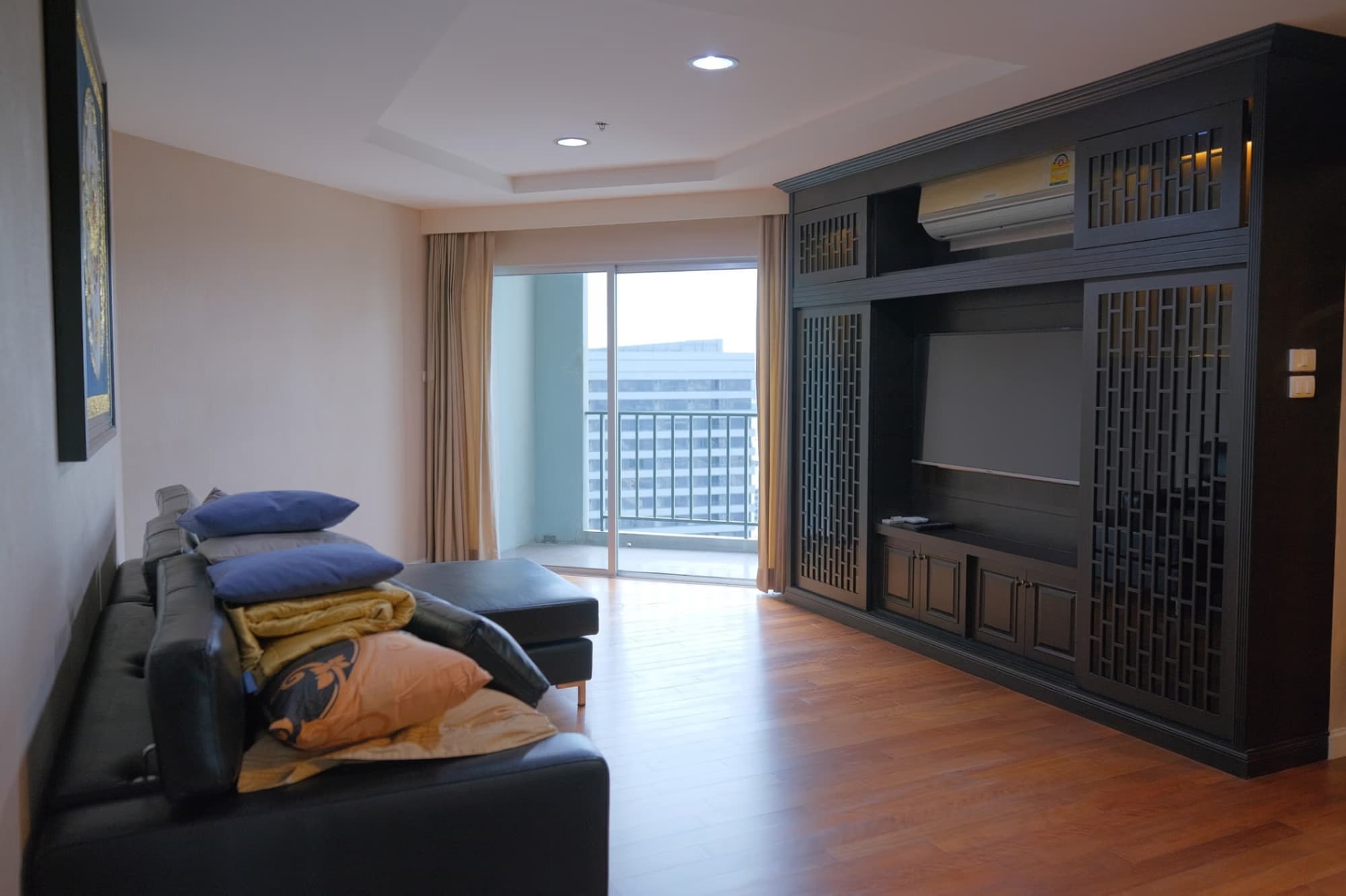 2 ห้องนอน คอนโด สำหรับ จำหน่าย ใน Huai Khwang - Image 1