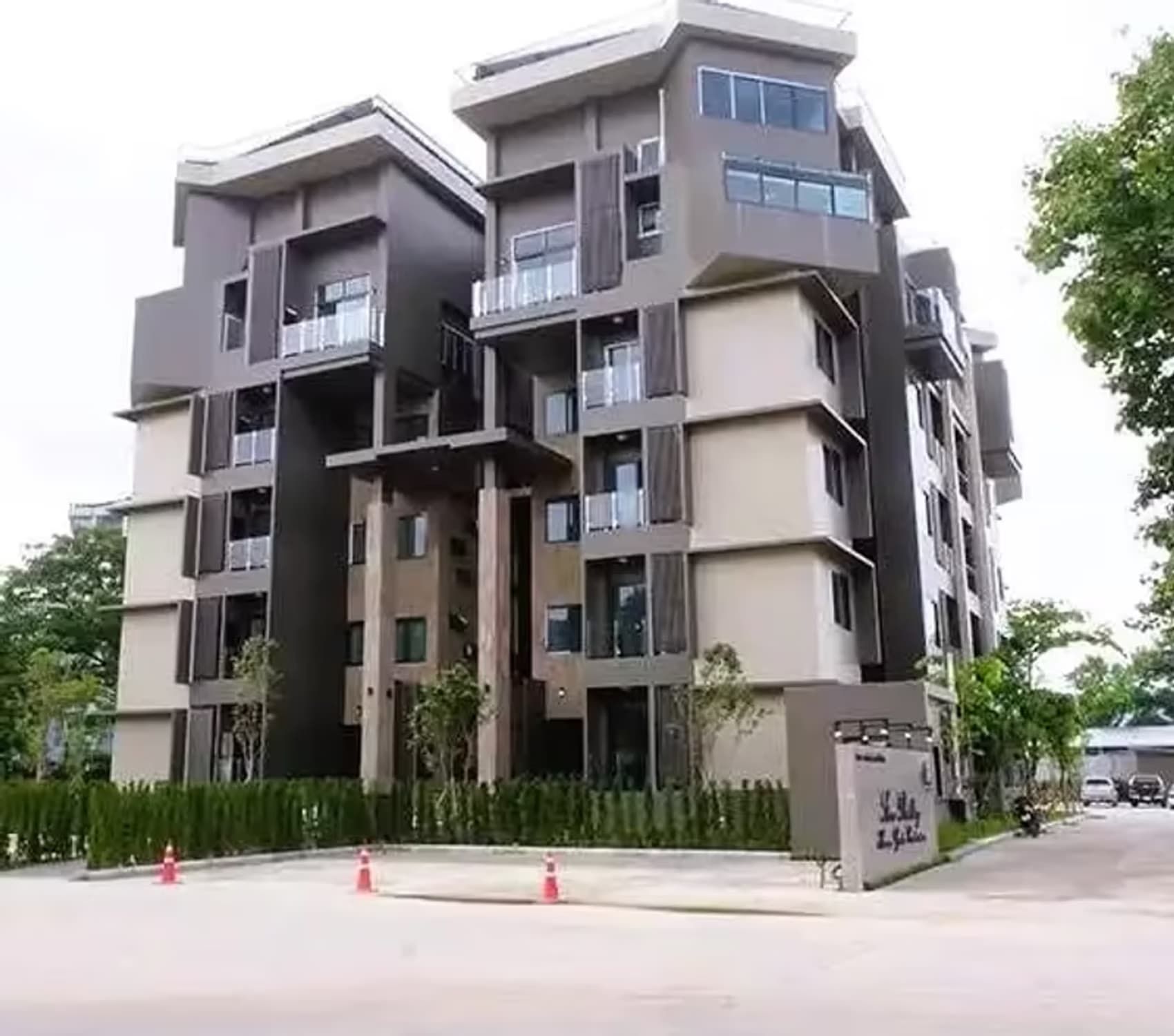 1 Bedroom Condo - Image 7