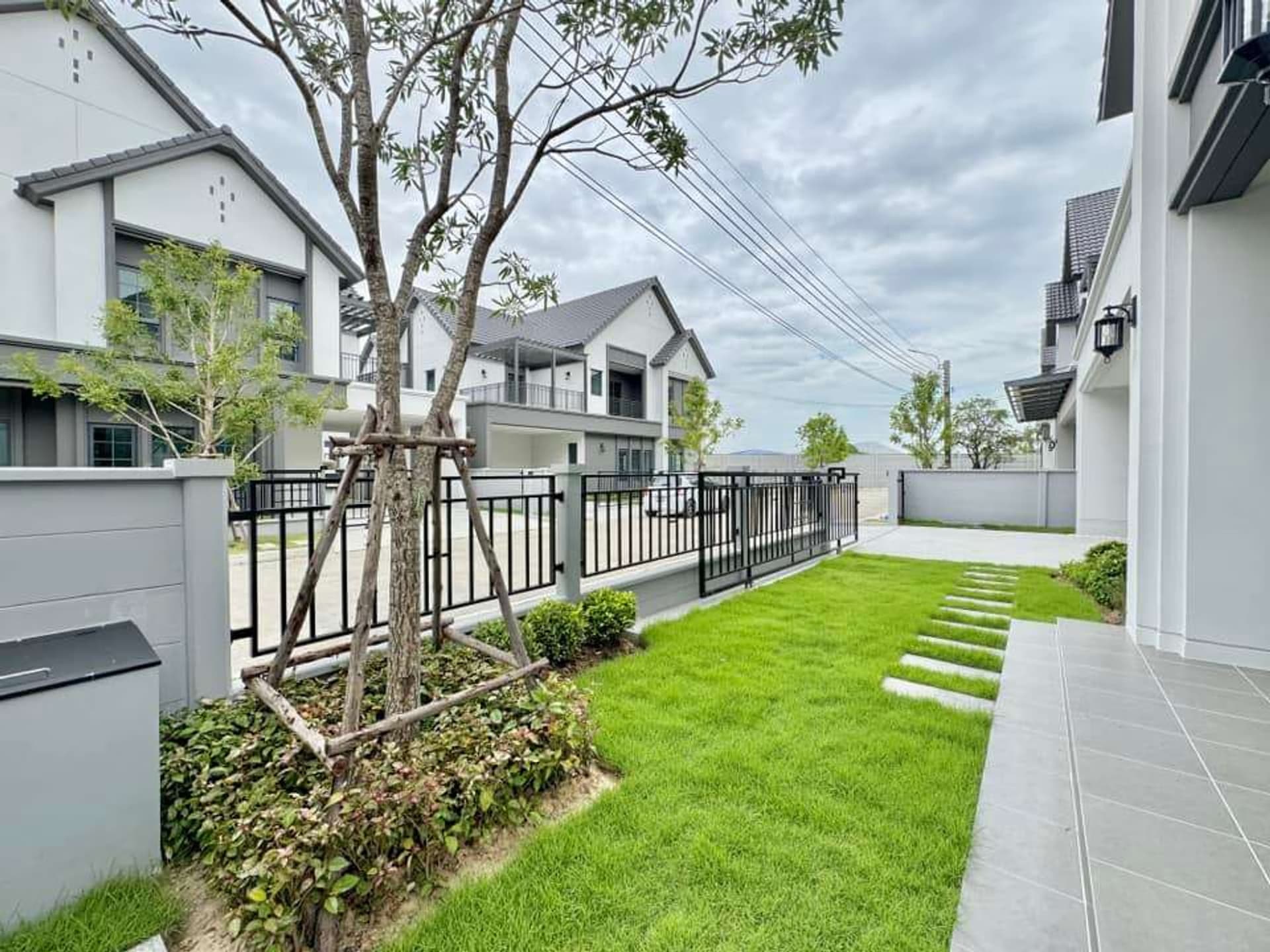 4 ห้องนอน บ้าน สำหรับ ขาย ใน Bang Phli, Samut Prakan - Image 11