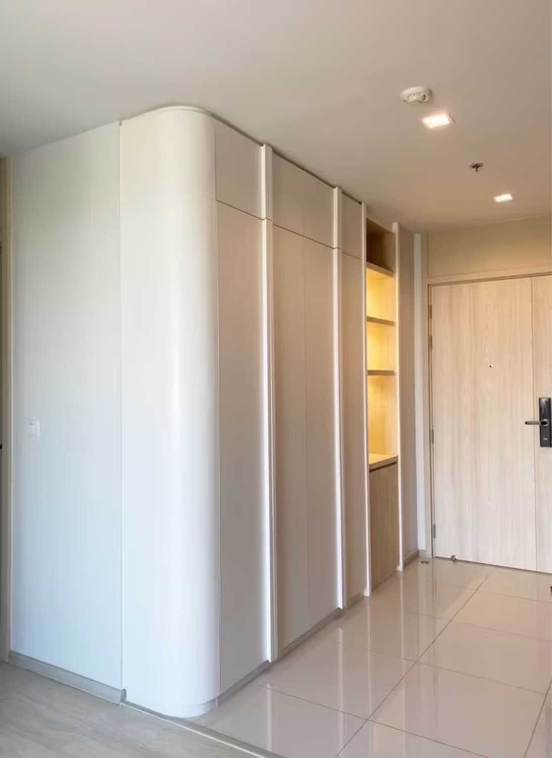 Condo for Rent, Sale at Life One Wireless - Image 6