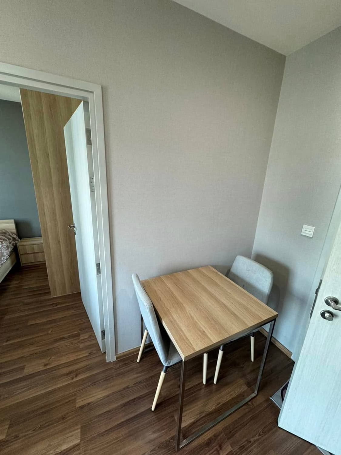 1 Bed Condo for Rent in Huai Khwang - Image 2