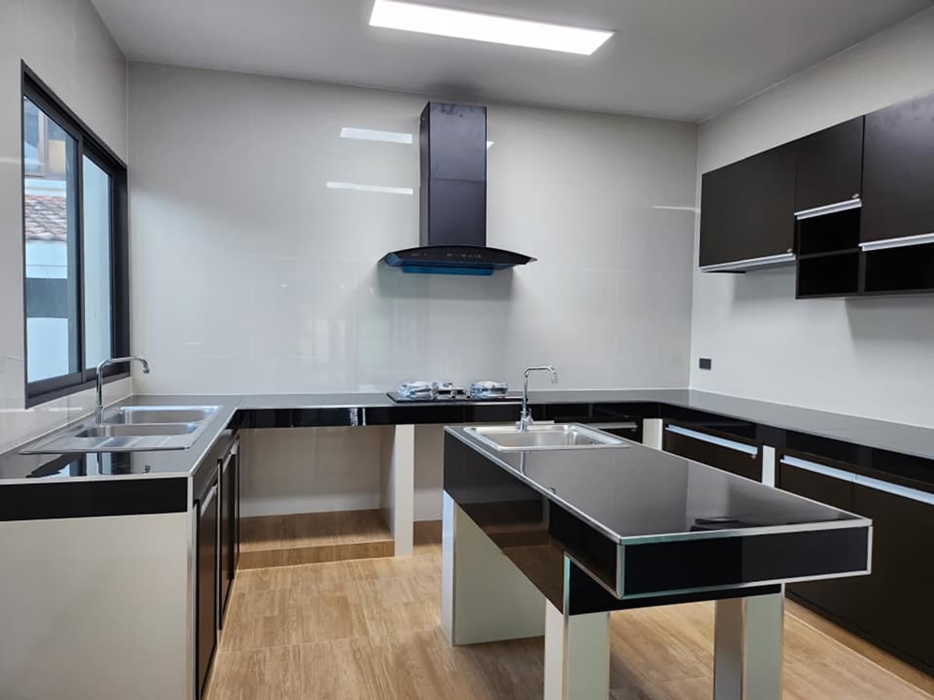  - Image 8
