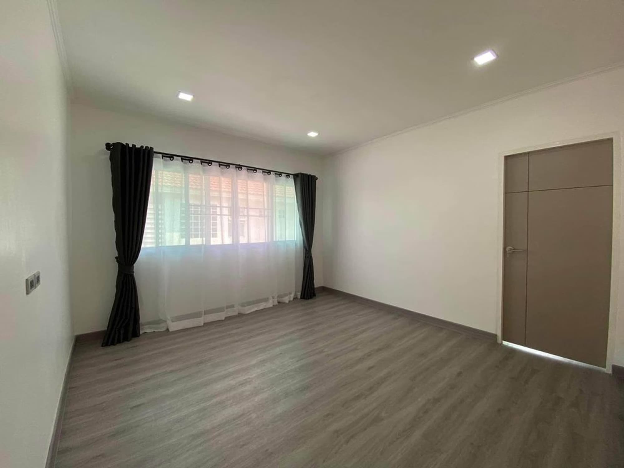 5 Bed House for Rent in Mueang Chiang Mai - Image 19