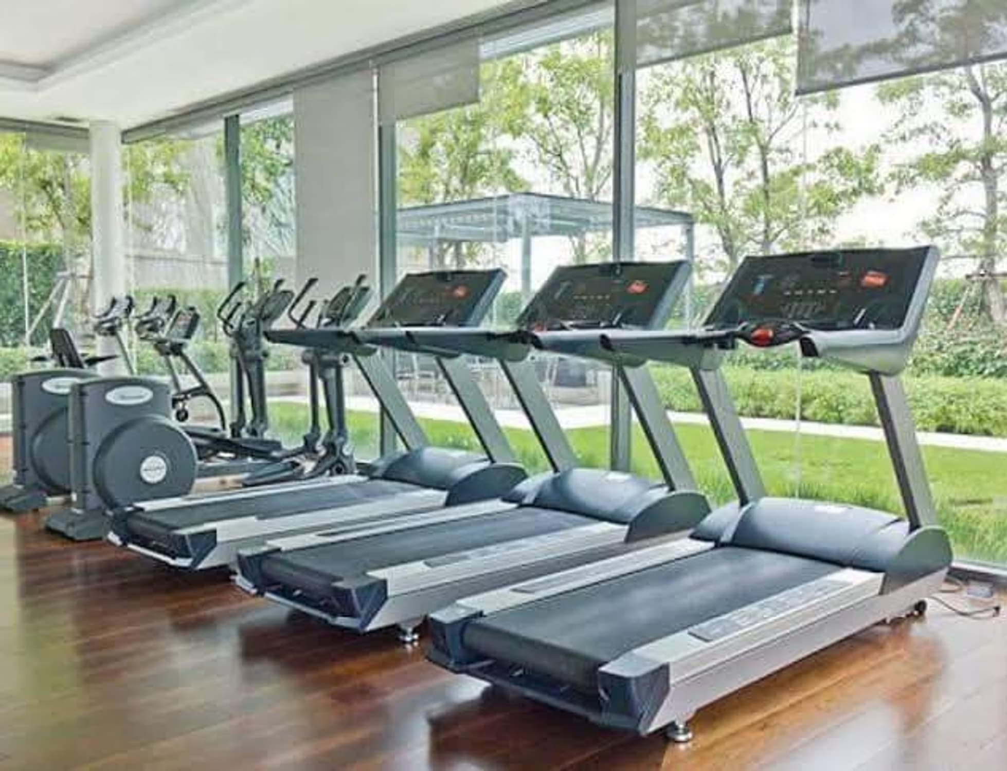 2 Bed Condo for Sale in Phra Khanong - Image 5