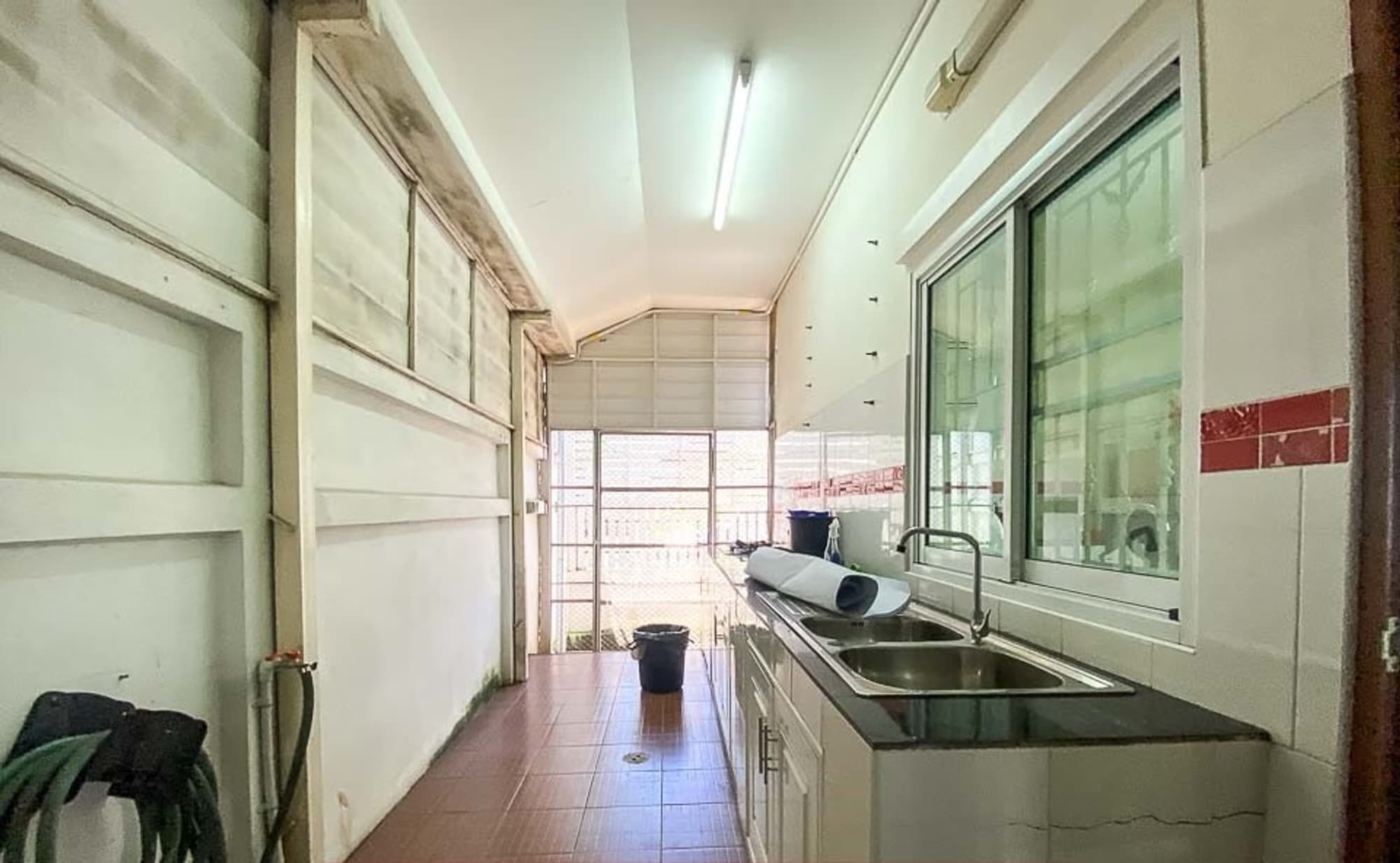 4 Bedroom House - Image 11