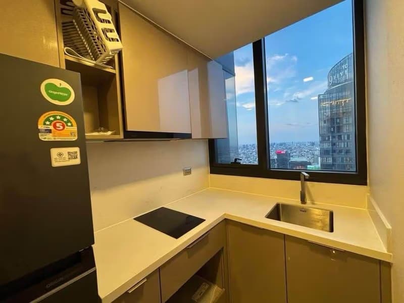 3 Bed Condo for Rent in Huai Khwang