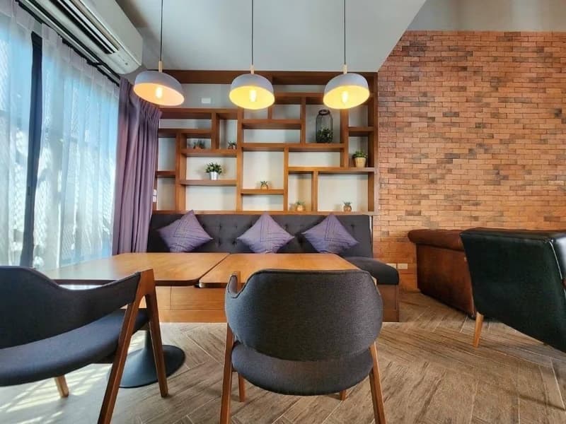 5 Bed House for Rent in Khlong Toei