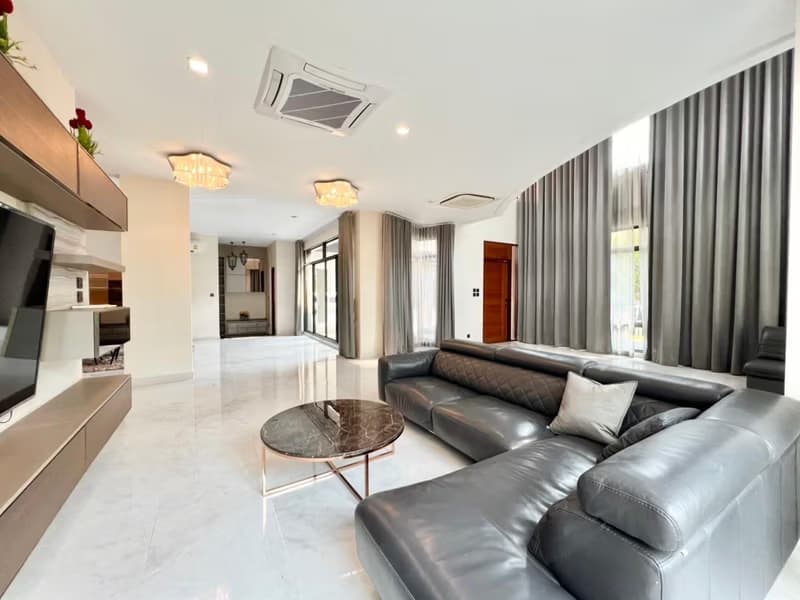 House for Sale at  Grand Bangkok Boulevard Rama 9 - Srinakarin