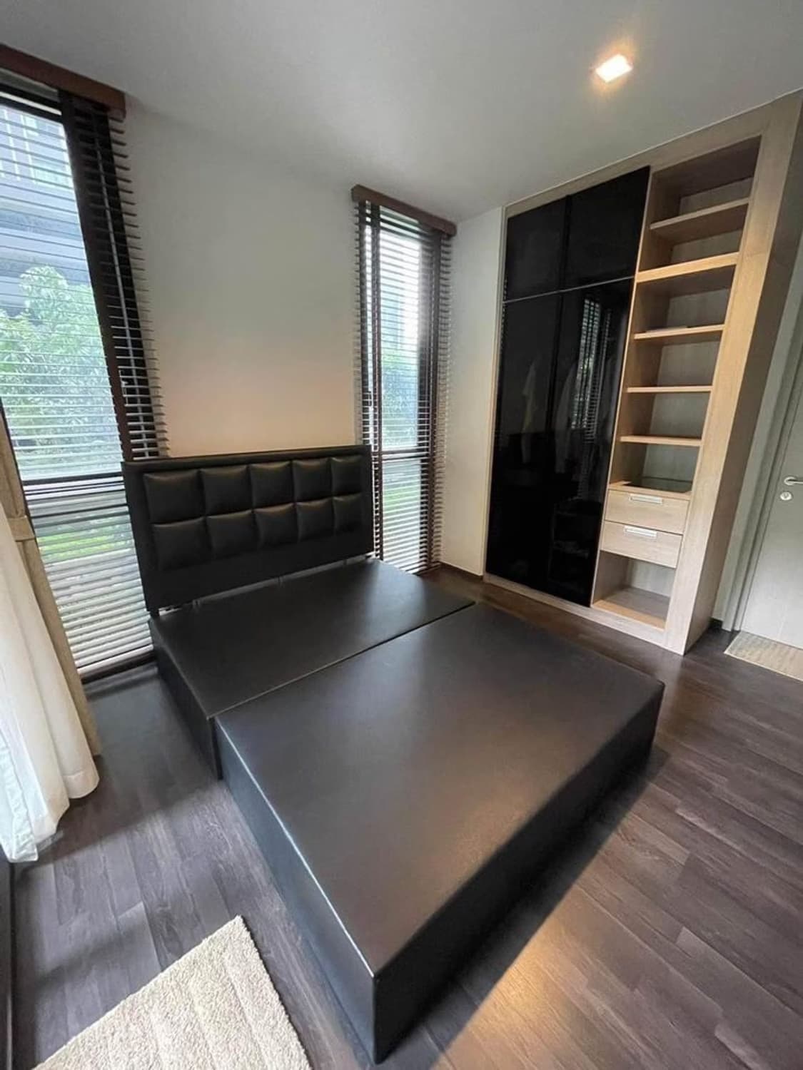 1 Bed Condo for Sale  Near Phra Ram 9 MRT - Image 1