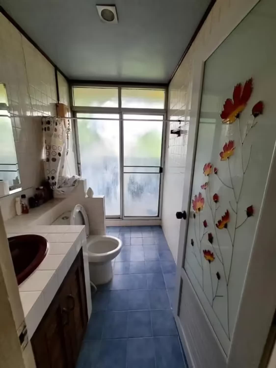 5 Bedroom House - Image 17