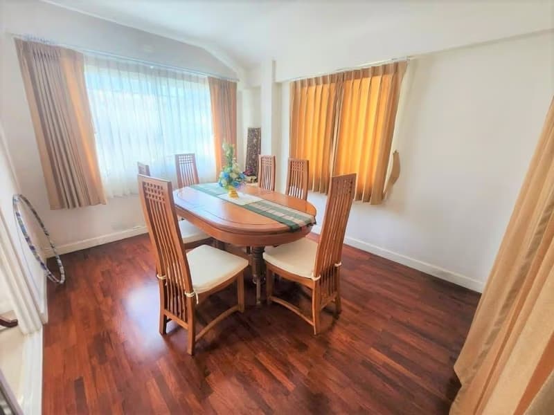 4 Bed House for Rent in Mueang Chiang Mai