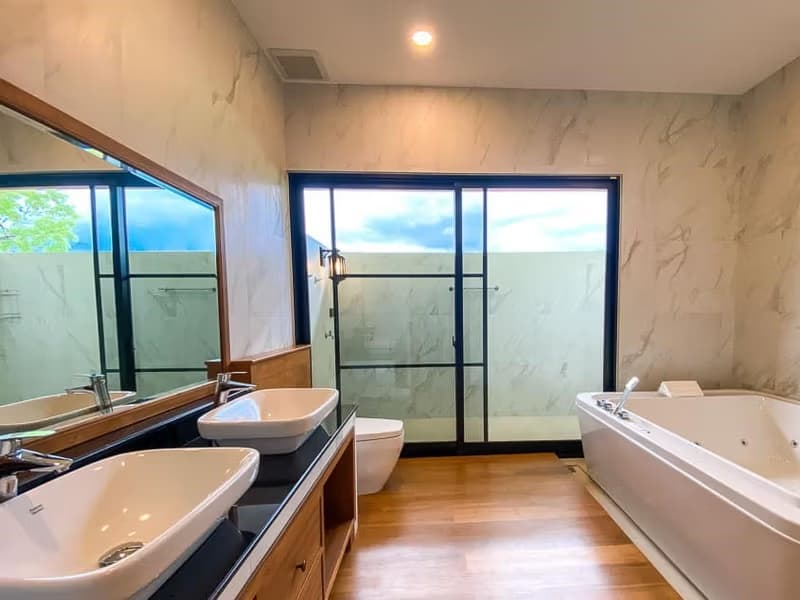 Luxury Single Story Home in Green Valley 