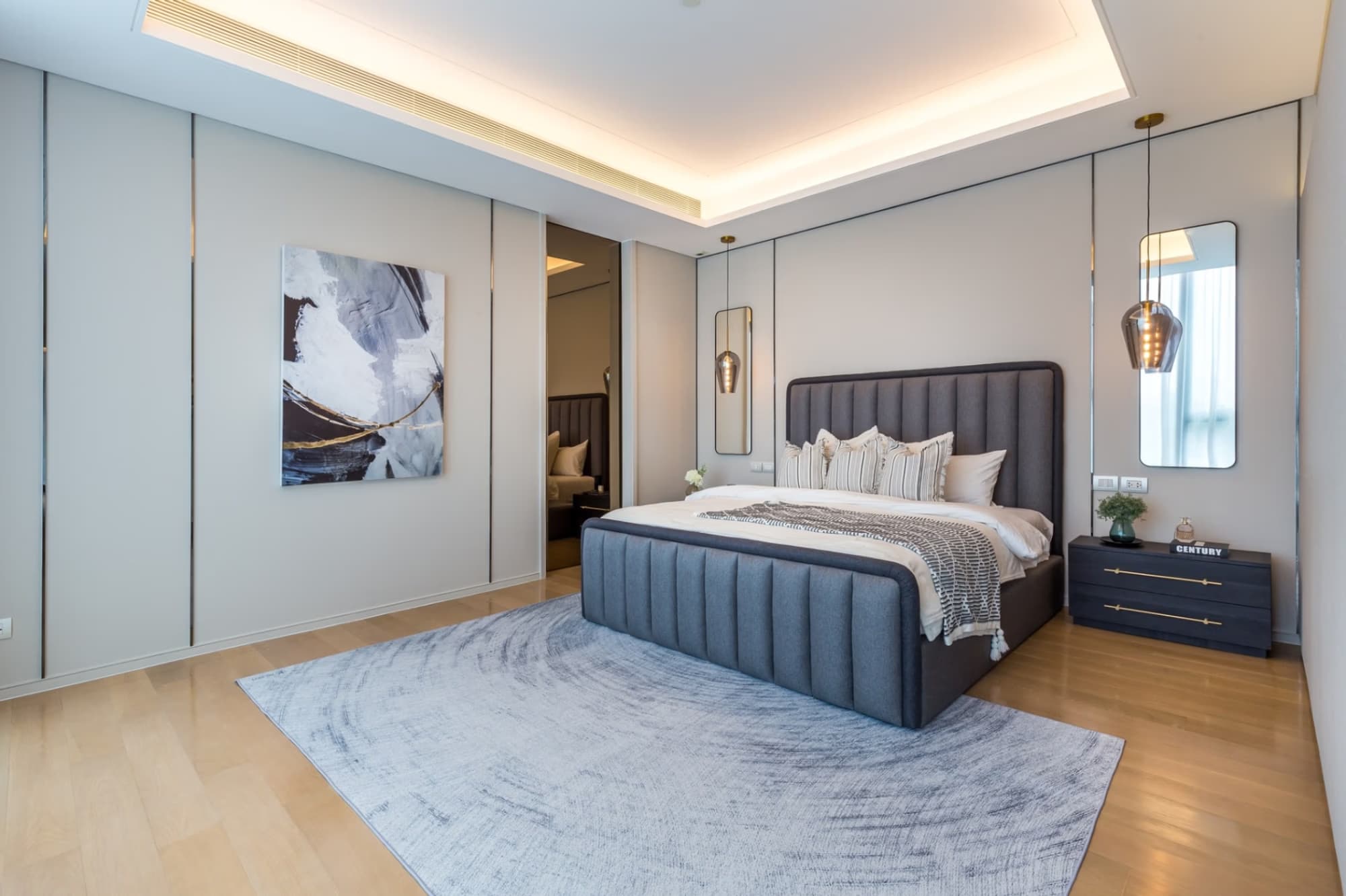 2 Bed Condo for Rent and Sale in Pathum Wan - Image 5