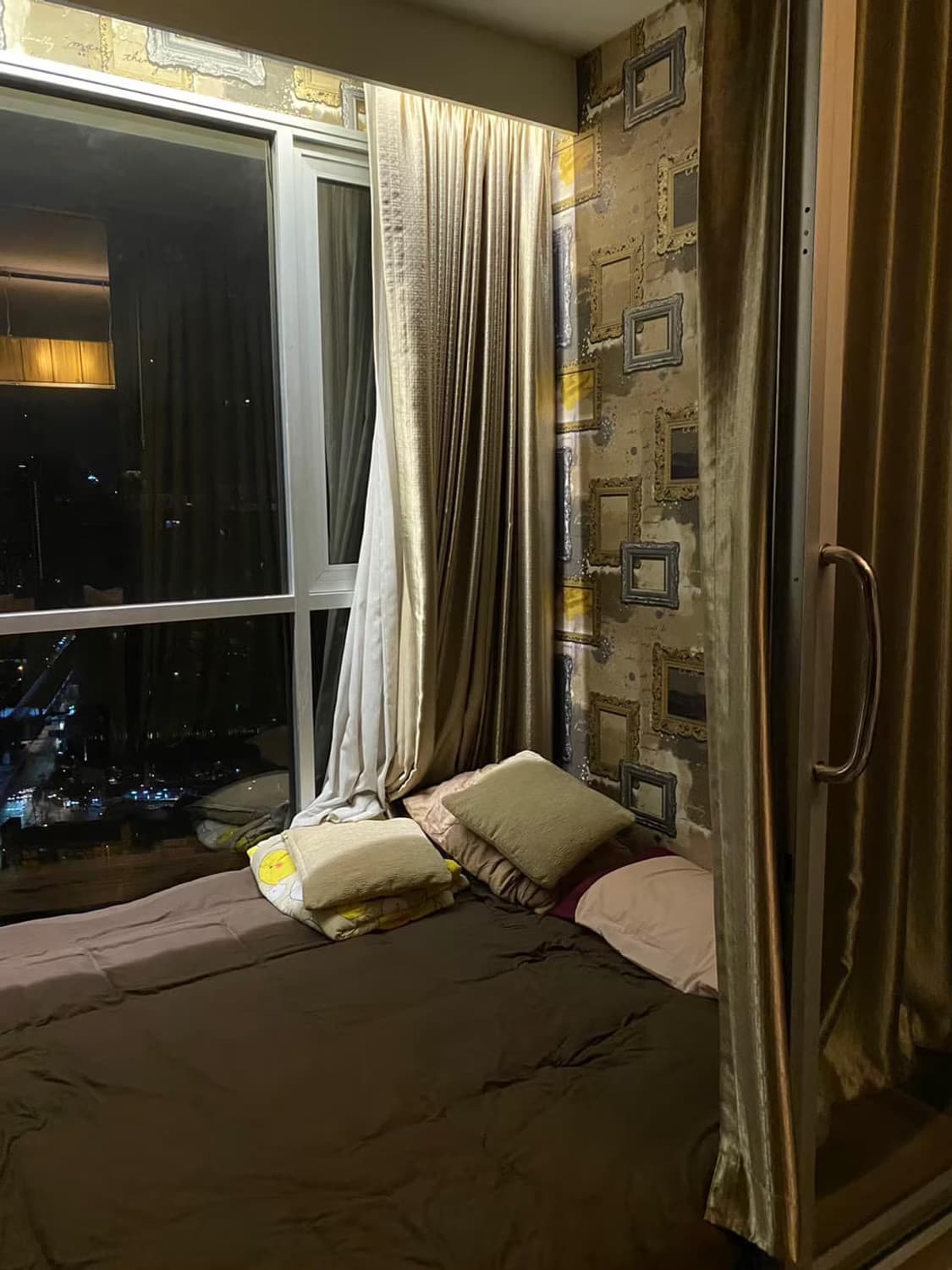 1 ห้องนอน Condo สำหรับ ขาย ใน สาทร - Image 3