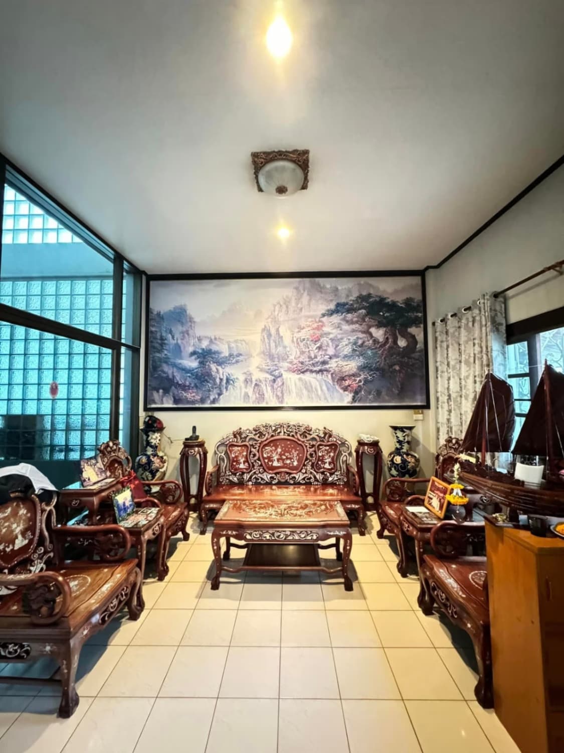 4 Bed House for Sale in Sathon - Image 3