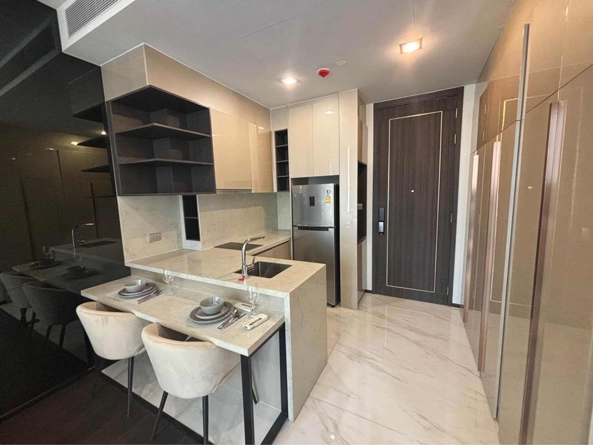 1 Bed Condo for Rent in Watthana - Image 2