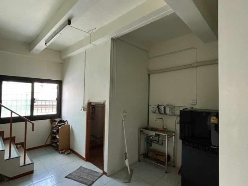 7 Bed Commercial for Rent in Khlong Toei