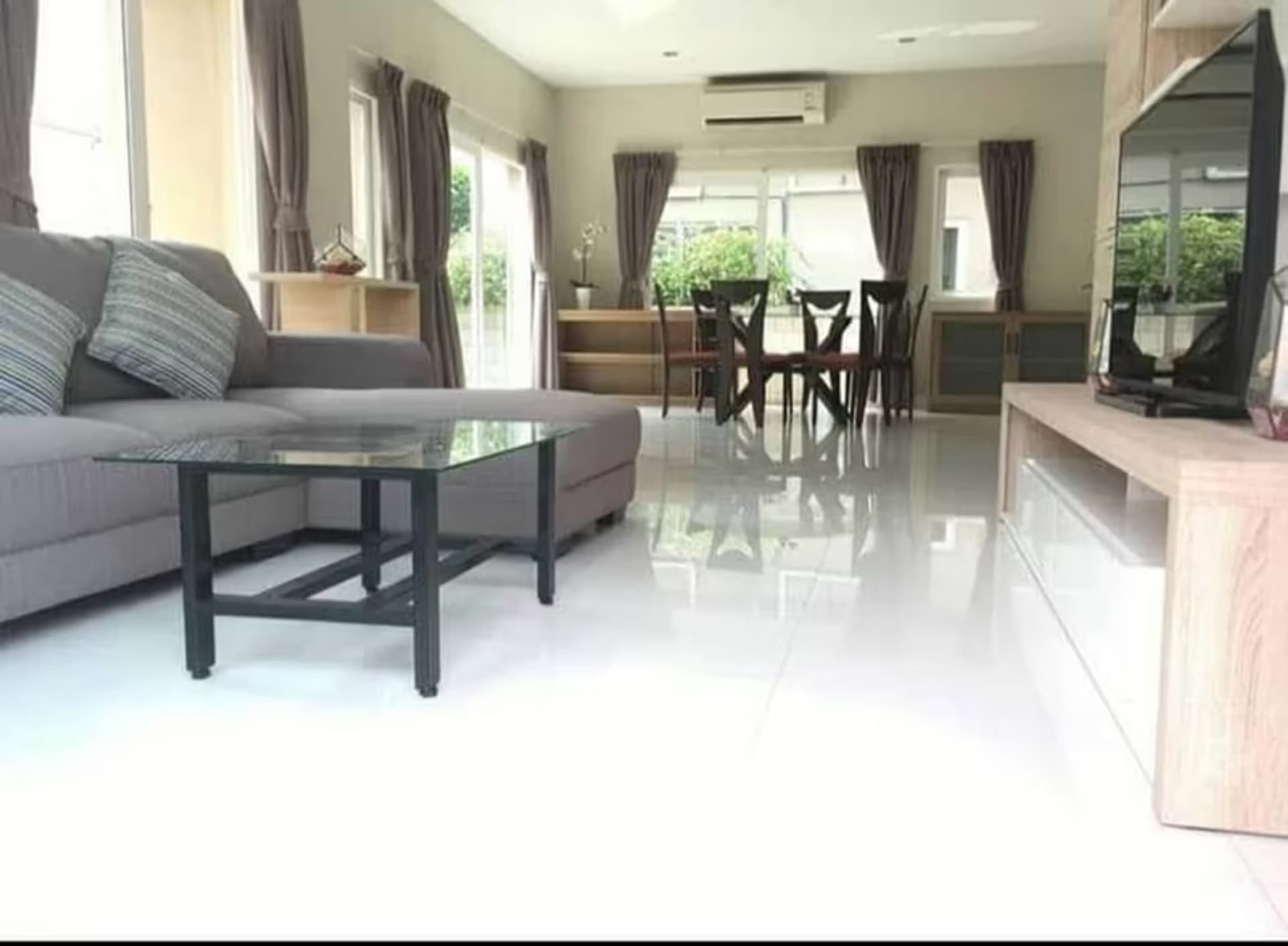 4 Bedroom House - Image 5