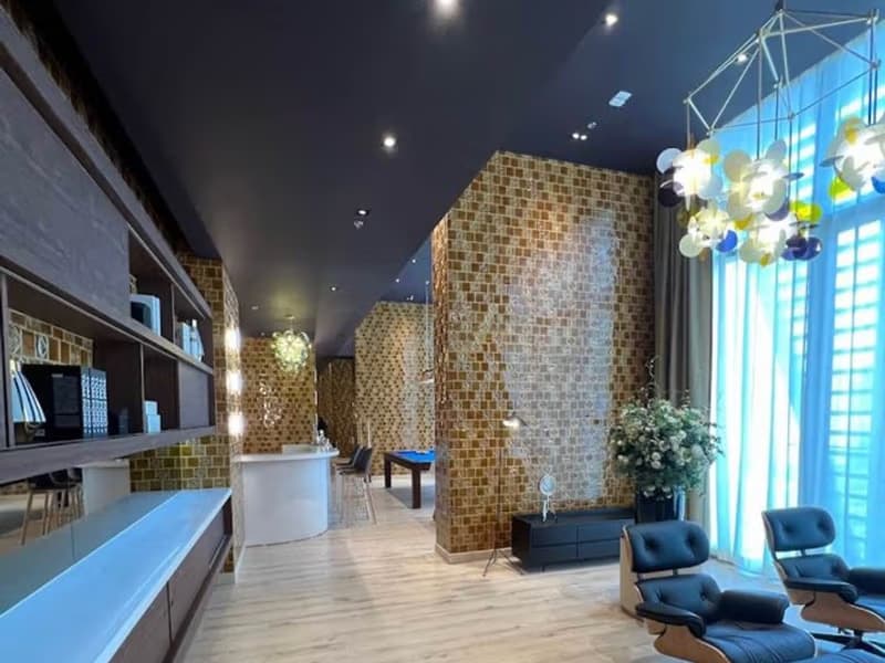 Condo for Rent at Noble State 39