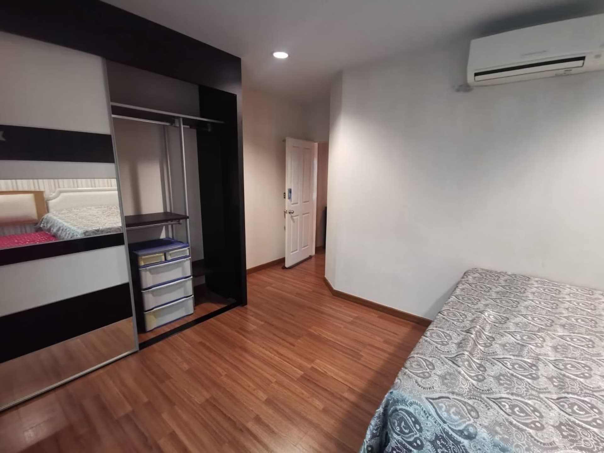 3 Bed Townhouse for Sale in Yan Nawa - Image 28